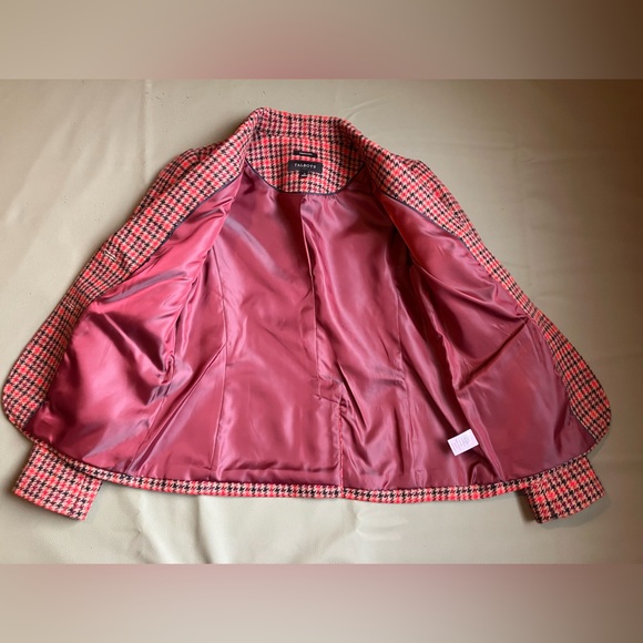 Red Houndstooth Blazer Wool Blend Crest Buttons Fully Lined Size 4 Talbots - Picture 7 of 10